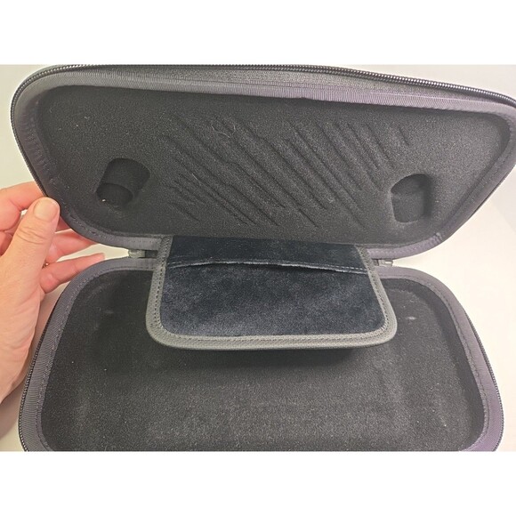 Nintendo Switch 2 tomtoc Slim Hard Shell Carrying Case - Black - Picture 6 of 7